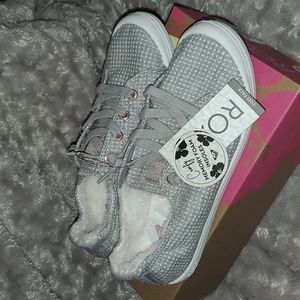 Roxy Grey Bayshore Sneakers White Fur-Lined